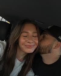 Amber Kent's Instagram, Twitter & Facebook