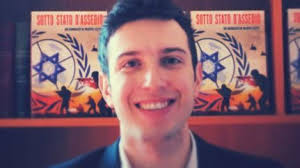 Chi è Marco Eletti, lo scrittore e concorrente dell'Eredità accusato di  aver ucciso il padre