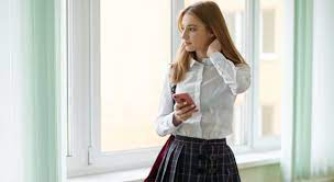 Зірка школи ліза василенко зізналася, що потерпала від булінгу. Lola Zi Shkoli Znovu Zdivuvala Lola Zi Shkoli Pokazala Sebe V Stili Tini Karol