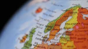 Yüksek detaylı renkli siyasi harita avrupa ülkelerin bölgeleri ile. Danimarka Faroe Adalari Ve Gronland Ile Guvenli Telefon Hatti Kuracak