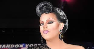 Drag performer accused of stealing $700 from audience member's purse