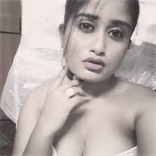 Avisikta Sarkar-nude-bedroom-seduction-bigbajungas