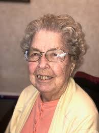 Lorie Brucker's Instagram, Twitter & Facebook