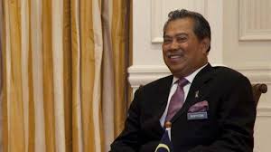 Perdana menteri malaysia adalah kepala pemerintahan malaysia. Profil Perdana Menteri Malaysia Muhyiddin Yassin Pengganti Mahathir Berdarah Bugis Alasan Dipilih Tribun Timur