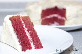 Mehl, backpulver, einen teil des zuckers, ei, butter und salz in eine schüssel geben und mit einem handrührgerät zu einem streuselteig vermengen. Red Velvet Cake Der Besondere Kuchen Aus Usa