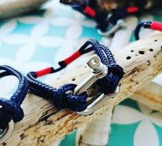 Pas de mafia bretonne enfin, pour décider qui peut venir en bretagne, et qui ne le peut pas. Mafia Bretonne Des Bracelets Charges D Embruns