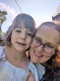 Hey Grace family! I'm looking for single mothers for my single mother small  group launching this next semester! I would love to build a community of  other single mothers and help encourage