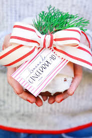 Do you love christmas and christmas treats? How To Wrap Baked Goods For Gifts 2 Ways Modern Glam