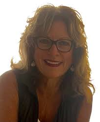 Good morning who's up this morning? ☀️✨ let's build each other up!! How are  you starting your day? 😊