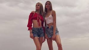 Despixelamos a Victoria y Cristina, las hijas de Julio Iglesias y Miranda,  en su 18 cumpleaños