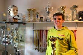 Dominic stricker mit seinem preis. Dominic Stricker Im Moment Setze Ich Voll Aufs Tennis