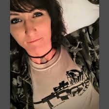 Kari Hendricks's Instagram, Twitter & Facebook