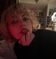 Violet Grohl Makeup Tutorial