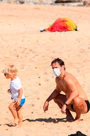 O ano de 2020 não foi fácil para quase ninguém, mas, certamente, foi muito difícil para a família do ator paulo josé. Paulo Rocha Curte Dia Na Praia Com A Esposa E O Filho Mais Novela