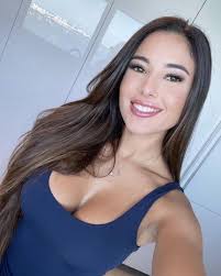 angie varona on Threads