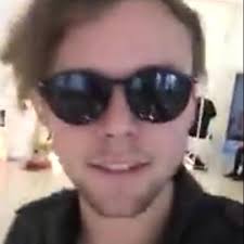 Rena Wu (@renatheunicorn)