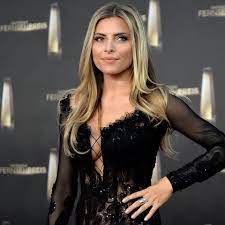 Thomalla was born in east berlin, east germany on 6 october 1989, the daughter of actors simone thomalla and andré vetters. Sophia Thomalla Aktuelle News Infos Bilder Bunte De