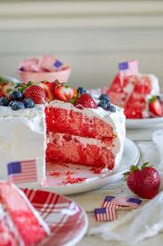 Strawberry Jello Poke Cake • Freutcake