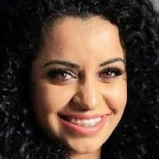 A IGREJA ESTA DE PÉ