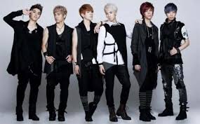 La Carmina Tv Host Popular Fashion Blogger Travel Expert Blog Pop Fashion Kpop Guys Secret Love