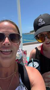 Crab island with these beautiful women!!