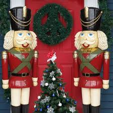Statue frau dekoration zum kleinen preis hier bestellen. Life Size Nutcracker Outdoor Nutcracker Giant Nutcracker