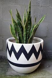 Black And White Painted Clay Pots Resultado De Imagem Para Diy Black And White Terracotta Painted Pots Painted Pots Plants Flower Pots