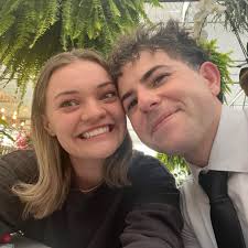 Comment below someone that you're grateful for!!