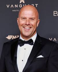 Pada malam upacara penyerahan penghargaan Ballon d'Or, Liverpool diwakili  oleh Arne S, Alisson, dan Virgil van Dijk. Mo Salah tidak ikut hadir ke  Paris untuk acara tersebut. Nampaknya Mo sudah mengetahui bahwa