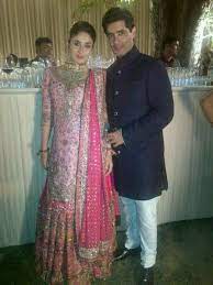 Kareena Kapoor At Her Walima Wearing A Traditional Old World Garara Kareena Kapoor Wedding Indian Fashion Indian Dresses