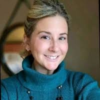 Kara Gee's Instagram, Twitter & Facebook