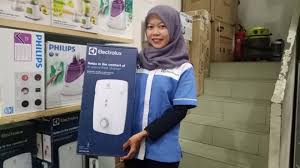 Pastinya dengan adanya peralatan yang lengkap di dalam kamar mandi dapat membantu proses membersihkan tubuh. Mau Mandi Air Hangat Bisa Pakai Water Heater Electrolux Ini Tribun Pekanbaru