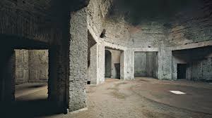 Aurea software has a team that puts together powerpoint presentations (click throughs) which are little more than dressed up wireframes. Domus Aurea Turismo Roma