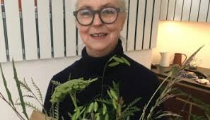 Sean Griffiths adds pebbledash extension “in spirit of original house” to  FAT's Blue House