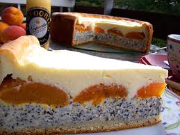 Das blech in die mitte des vorgeheizten rohres schieben. Feine Kasekuchen Eierlikortorte Mit Sommerfrischen Aprikosen Kuchenrezepte Mit Eierlikor Verpoorten