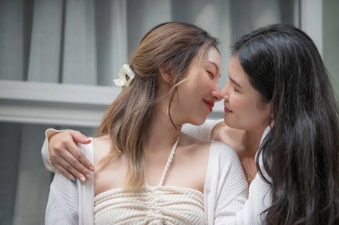 Quan hệ tình dục đồng tính nữ như thế nào an toàn?• Hello Bacsi