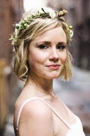 Cozy And Intimate Seattle Wedding Bob Wedding Hairstyles Short Wedding Hair Short Hair Bride