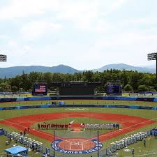 This is the first time a u.s. Softball Fans Unhappy Players Relegated To Baseball Fields The New York Times