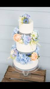 Love The Hydrangeas On This Wedding Cake Wedding Cake Peach Wedding Cake Flowers Blue Pastel Blue Wedding