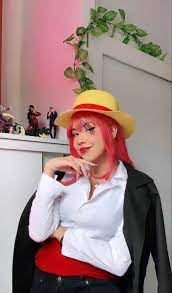 Fem Akagami no Shanks Cosplay