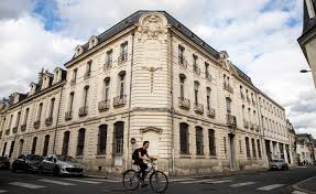 Formation offertes par la chambre de commerce. Tours La Cci Quitte Ses Locaux Historiques Un Investisseur Presente Son Projet