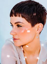 We would like to show you a description here but the site won't allow us. Androgyne Frisuren Fur Sie Und Ihn Seduction Magazin