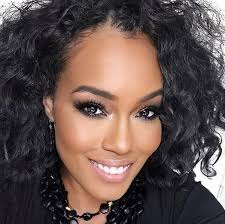 Embracing Connections: Nurturing and Thriving In Relationships: DeVaughn,  Dr Tina: 9798395727114: Amazon.com: Books