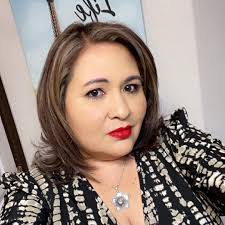 Engraving makes a heart charm extra special. Shop the look and more at  bit.ly/2Mp3QQ8. 📷: jessie_fleet