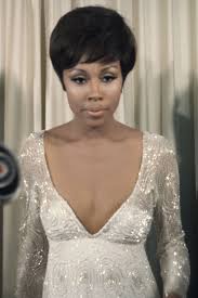 Hot Black Actresses In Their 50s Here Are The Absolute Sexiest Oscars Dresses Of All Time Vintage Black Glamour Black Beauties Diahann Carroll