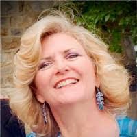 Diane Mckendry's Instagram, Twitter & Facebook