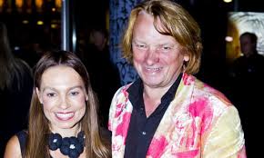 He has three children, frida (born 1980), bastian (born 2006) and hennika (born 2009). Jan Eggum Jan Eggum Has Found Happiness With 27 Years Younger Woman