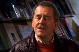 'Derek Faye at the Travel Agent' The #CatherineTate Show. #Funny #UK sketch  show #Comedy