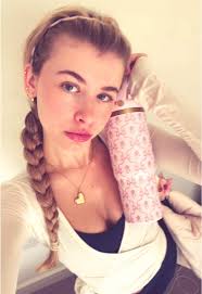 Omw to Pilates with my new water bottle🧘🏼‍♀️🍵🫧🎀🥗 #fyp #coquette ...