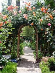 21 Cool Garden Archways Covered With Flowers Shelterness Garden Archway Urban Garden Beautiful Gardens